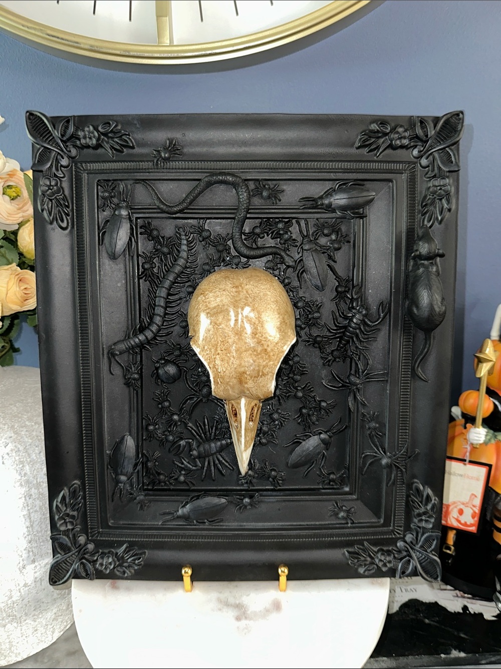 Black Ornate 3D Wall Plaque with Gold Bird Skull Accent lights up
Crow skull